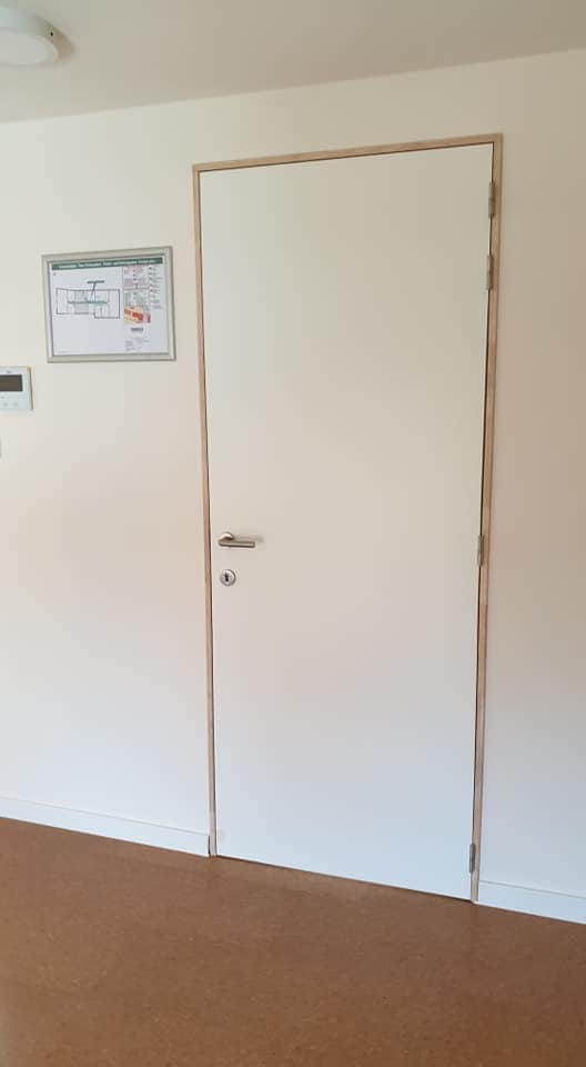 Binnendeuren en kaders kinderdagverblijf Veltem-Beisem - Vrago Interieur