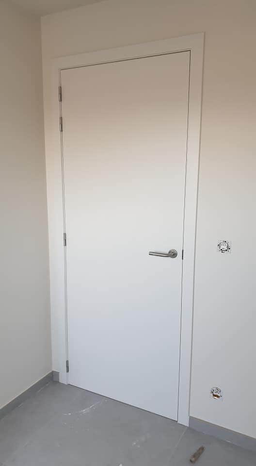 Binnendeuren en trappen appartementen Heusden - Vrago Interieur