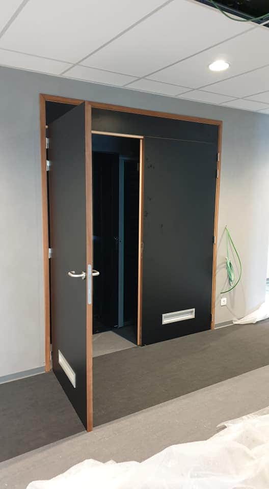 Binnendeuren kantoorgebouw Brussel - Vrago Interieur