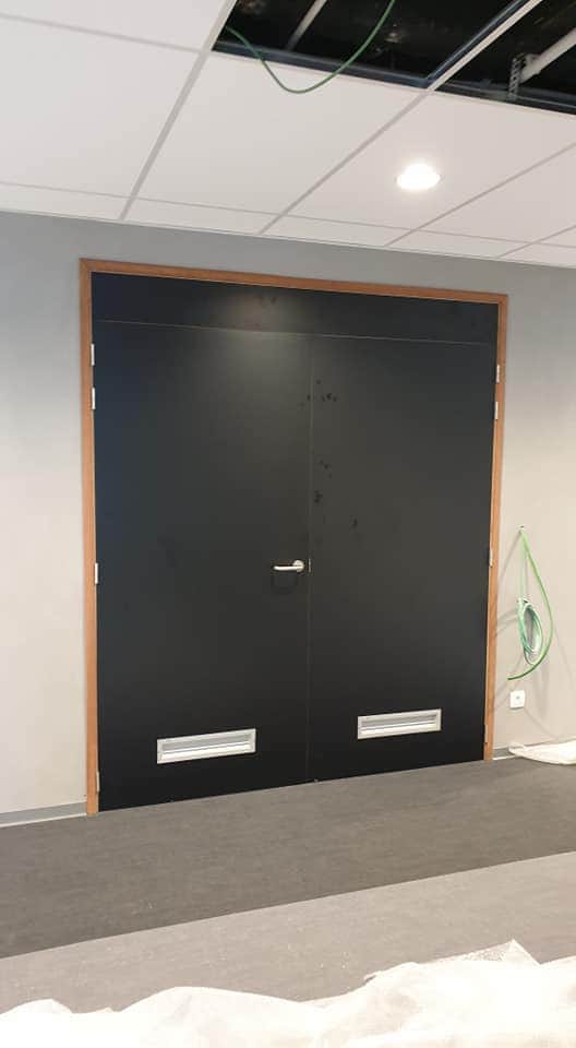 Binnendeuren kantoorgebouw Brussel - Vrago Interieur