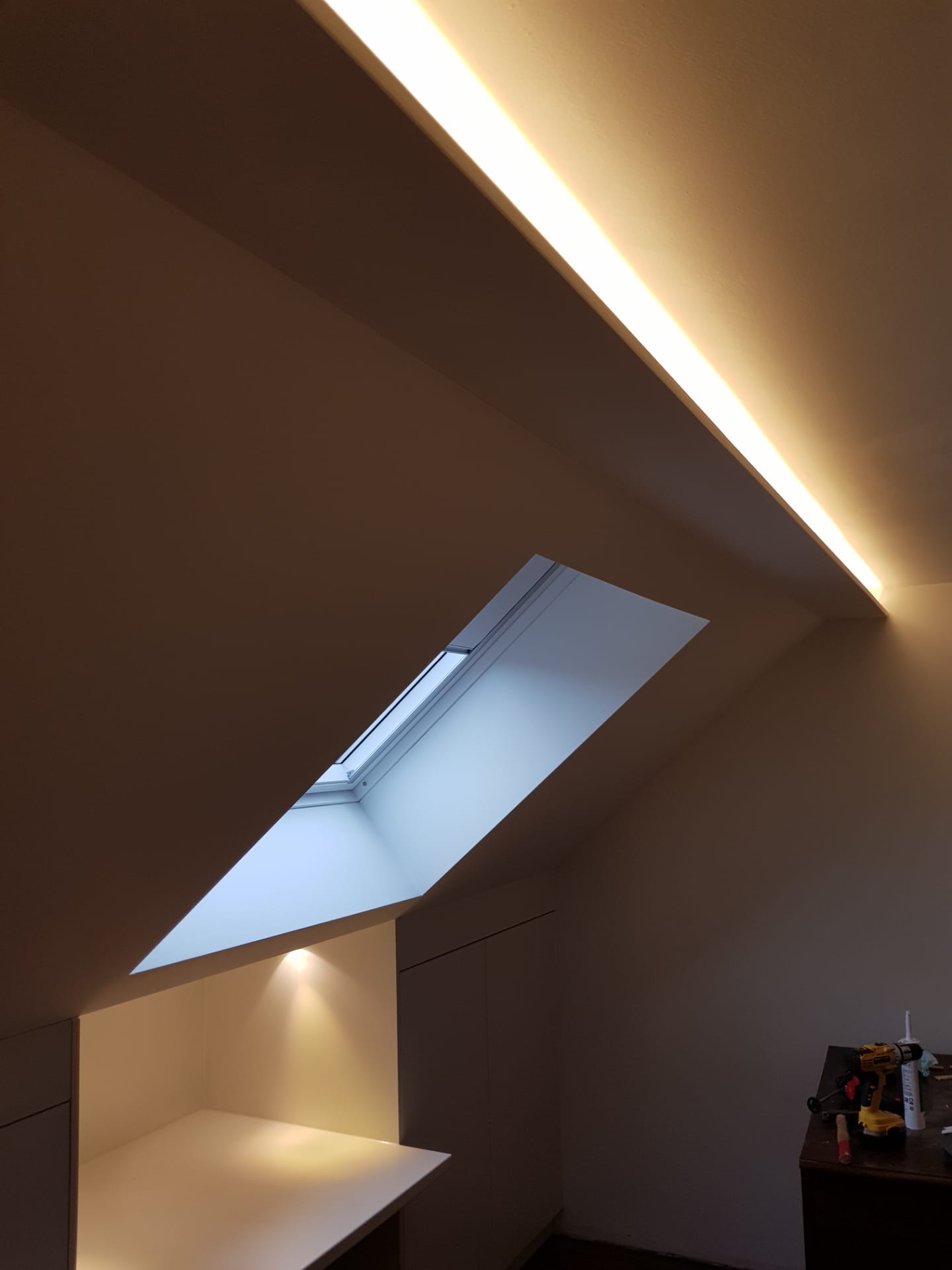 Gyprocwerken en kasten onder dak Zonhoven - Vrago Interieur