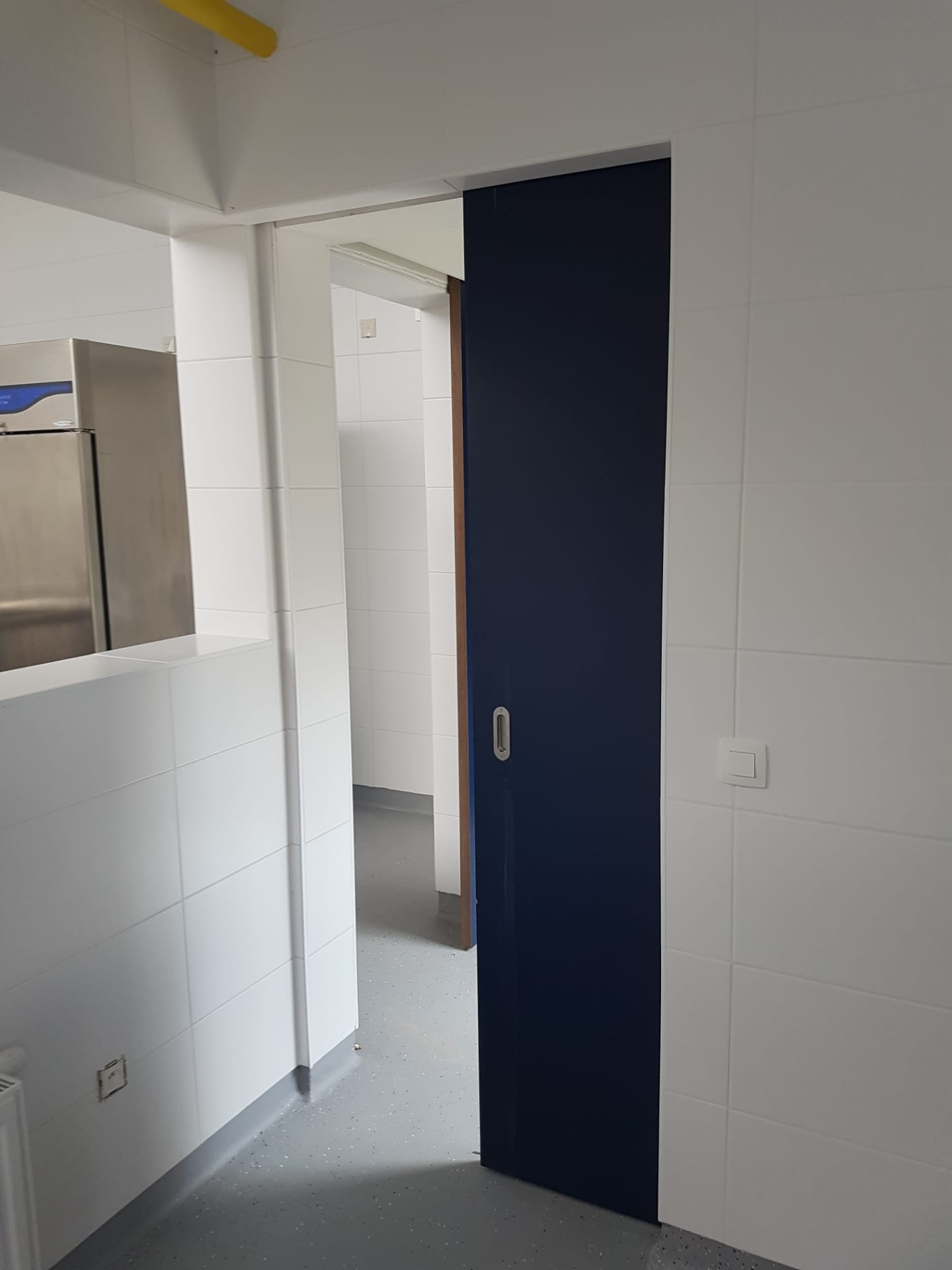 Schuif en binnendeuren theaterzaal Nieuwrode - Vrago Interieur