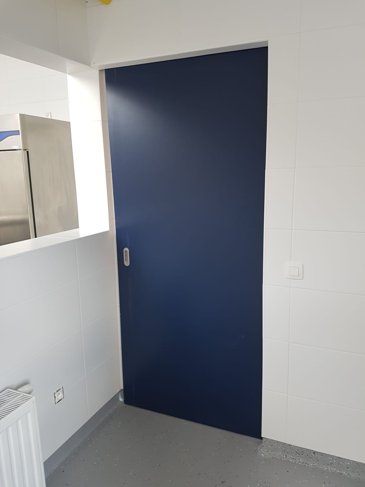 Schuif en binnendeuren theaterzaal Nieuwrode - Vrago Interieur